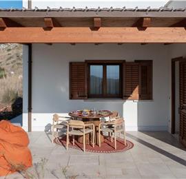 3 bedroom villa with pool near Castellamarre del Golfo, sleeps 5